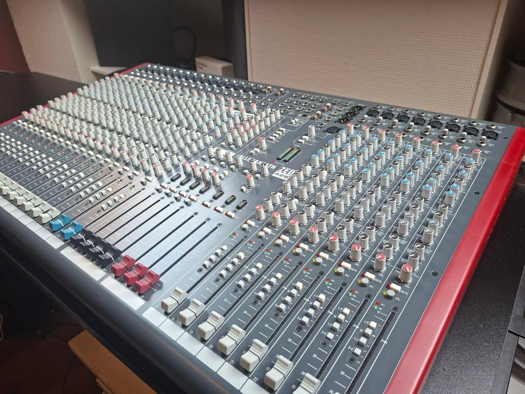 Allen & Heath mengpaneel 28 kanaals, Ophalen, Zo goed als nieuw, Audio