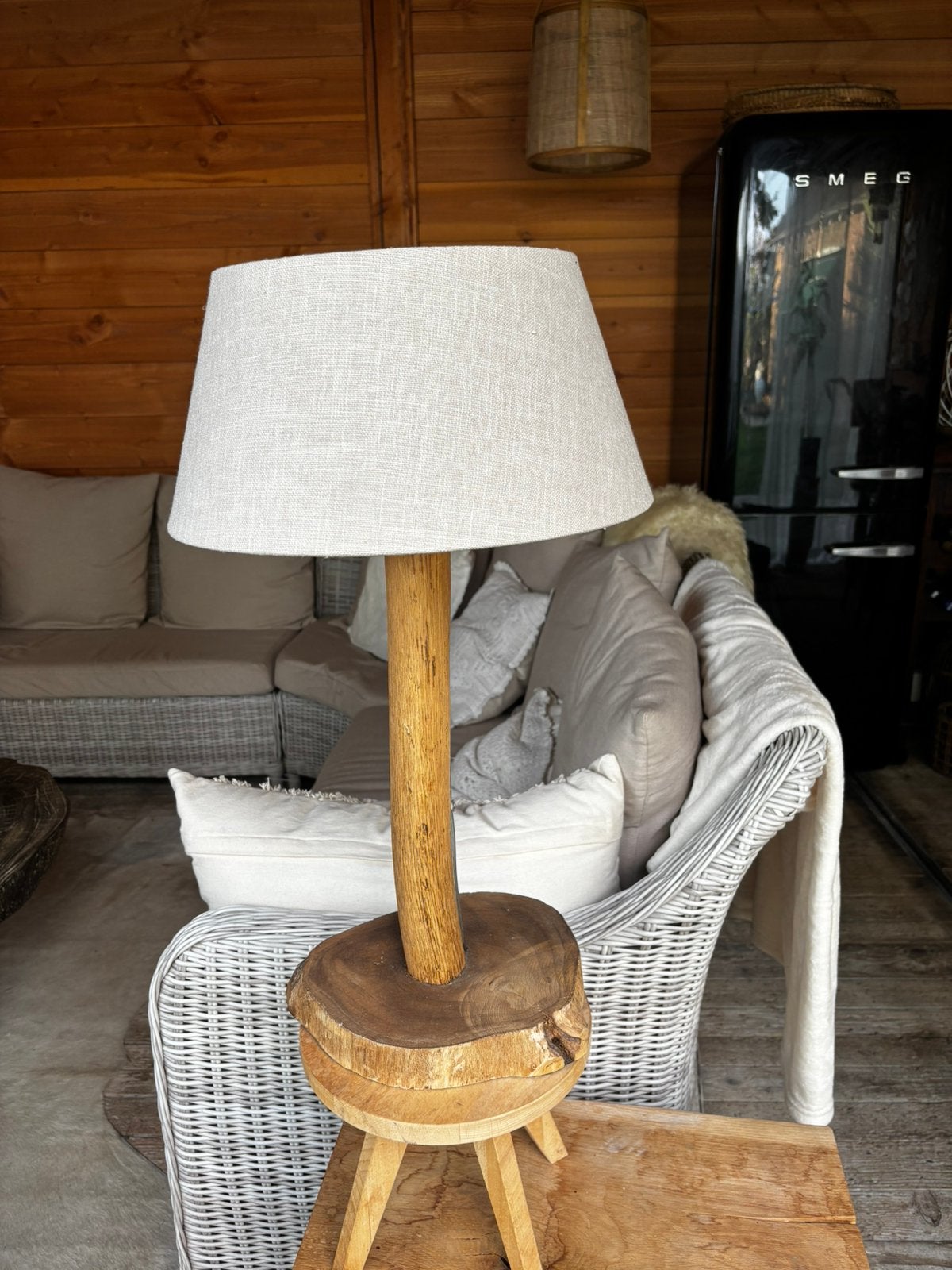 Landelijke houten boomstam schemerlamp tafel lamp, Beige, 60 cm, Ophalen of Verzenden, Zo goed als nieuw