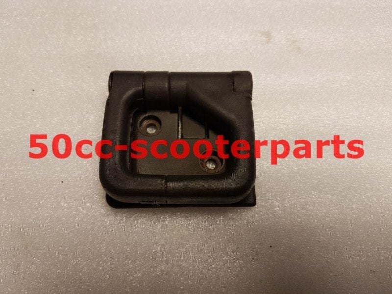 Helmhaak Derbi Hunter 00G06301111 Gebruikt, Ophalen of Verzenden