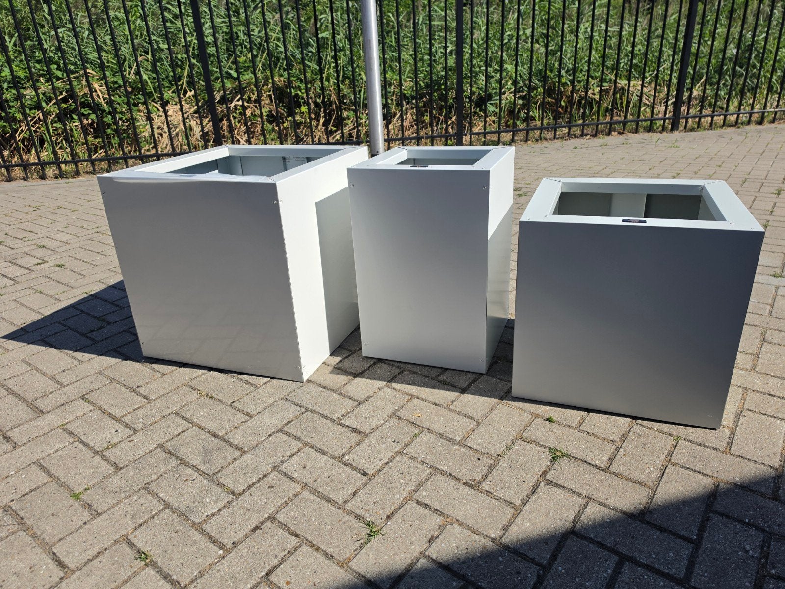 Laatste stuks: Witte plantenbakken 60x60xH60 cm, Tuin en Terras, Bloembakken en Plantenbakken, Ophalen, Overige materialen, Vierkant