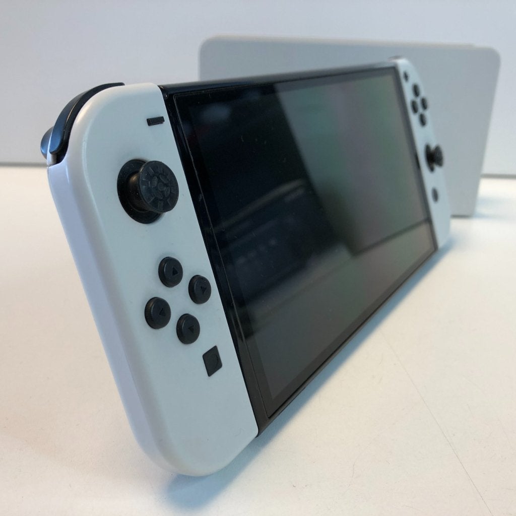 Nintendo Switch OLED Wit 64GB + Controllers | Gebruikt, Nintendo, Gebruikt, Support@nintendo.com, 11-1 Hokotate-cho, Kamitoba, Minami-ku
Kyoto 601-8501
Japan