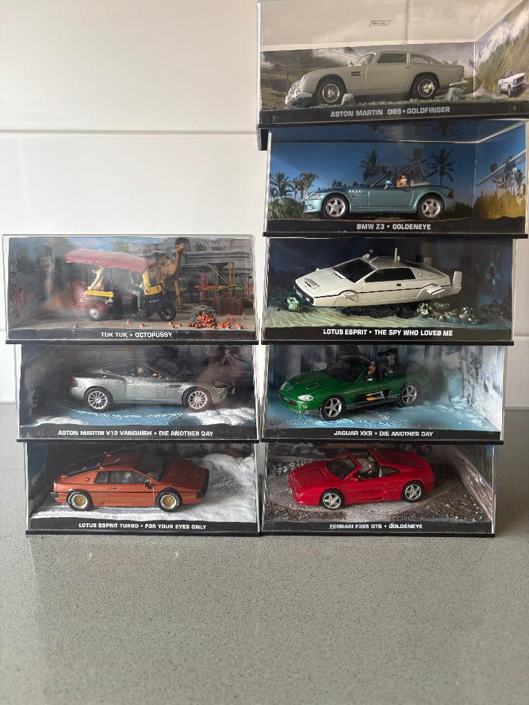 James Bond 1:43 model Auto's, Ophalen of Verzenden, Zo goed als nieuw, Auto, Overige merken
