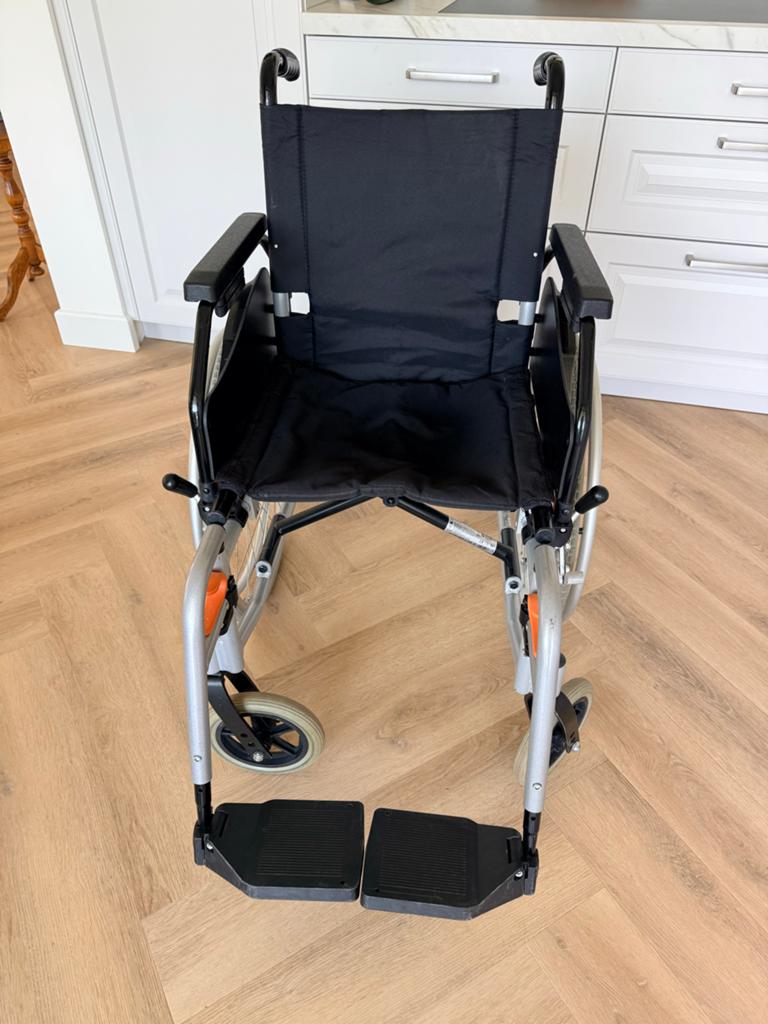 Rolstoel Topro 5G B9 Zwart M, Diversen, Rolstoelen, Ophalen, Zo goed als nieuw, Duwrolstoel