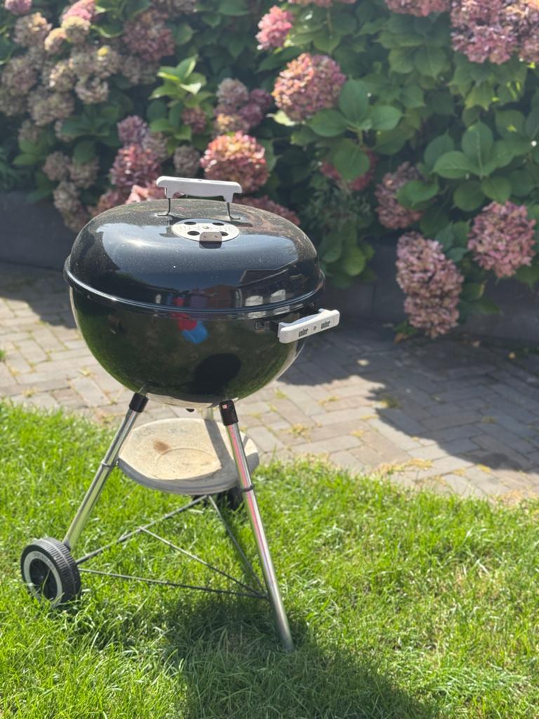 Weber houtskoolbarbecue 47cm, Tuin en Terras, Houtskoolbarbecues, Ophalen, Zo goed als nieuw