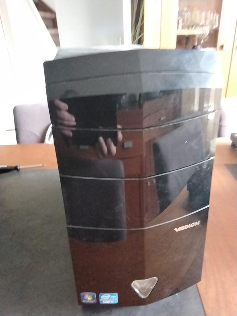 Medion PC MT 14 met nieuwe voeding en 8GB RAM, Computers en Software, Desktop Pc's, Ophalen, Geen hdd, Gebruikt, HDD