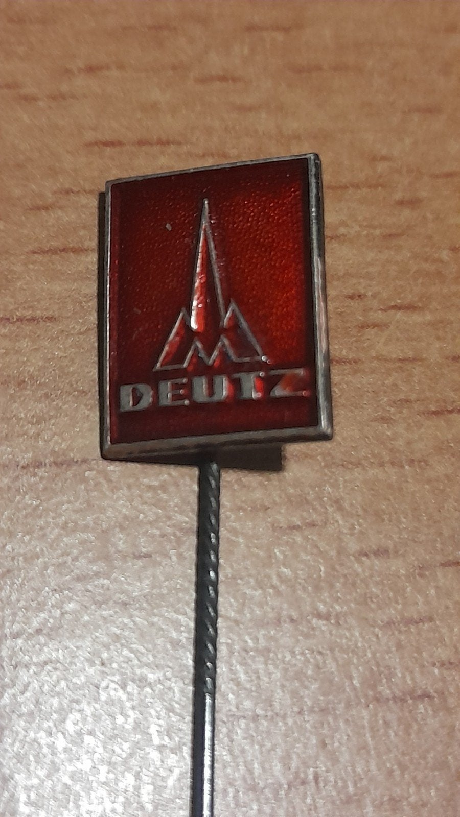 Vintage Deutz speldje / reversspeld, Verzenden, Gebruikt, Merk
