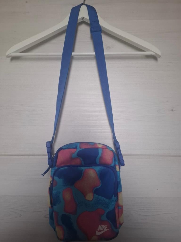 Nike schoudertasje, Sieraden, Tassen en Uiterlijk, Tassen | Schoudertassen, Ophalen of Verzenden, Zo goed als nieuw, Zwart