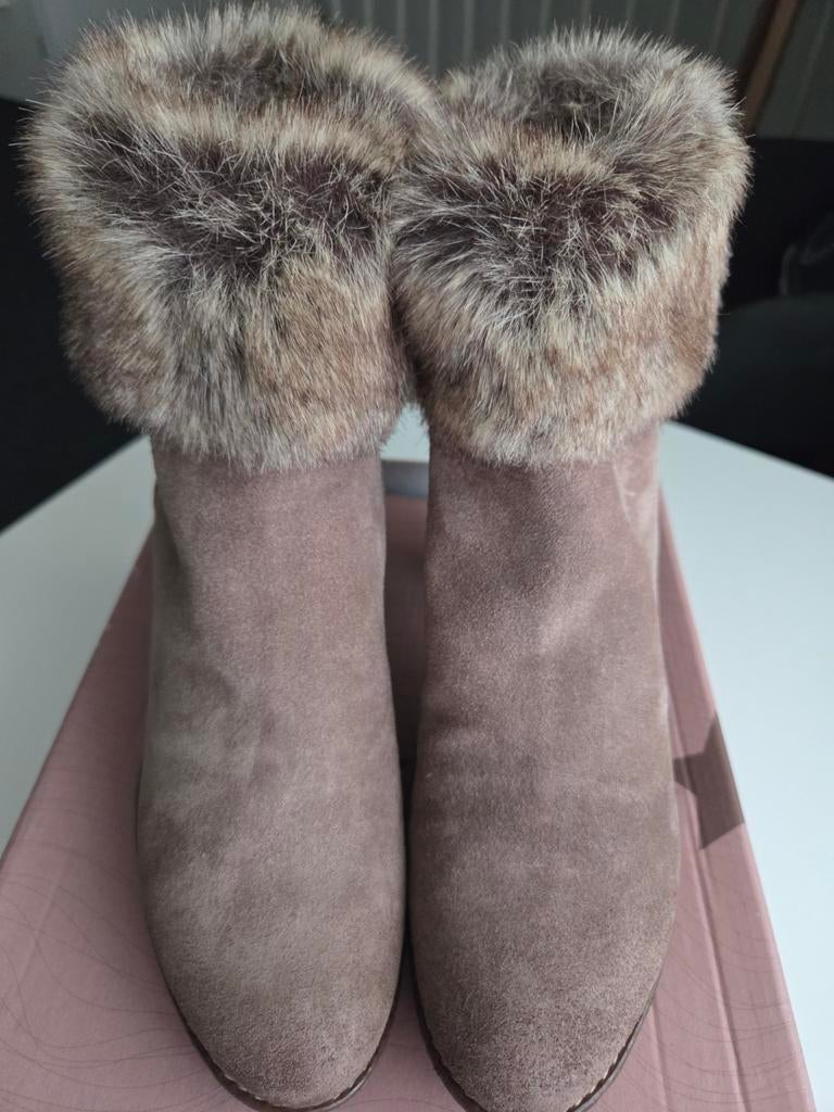 Italiaanse enkellaarzen van merk Manas, Kleding | Dames, Schoenen, Ophalen of Verzenden, Nieuw, Beige