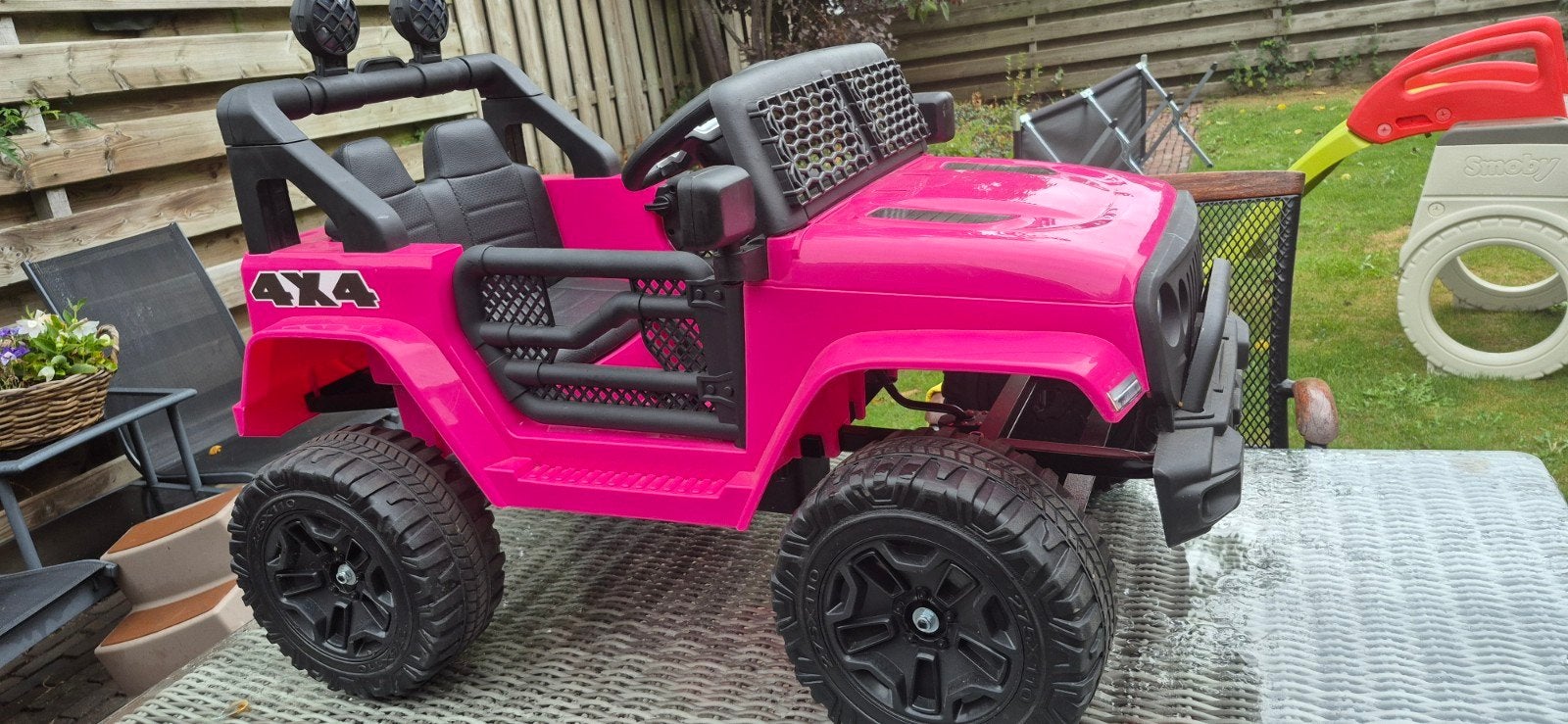 Roze 4x4 Kinderauto met Afstandsbediening, Ophalen of Verzenden, Gebruikt, Afstandsbediening