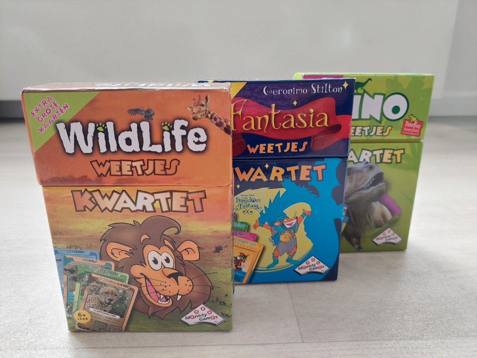 Kwartet Spellen: Wildlife, Fantasia, Dino Weetjes, Vijf spelers of meer, Ophalen, Zo goed als nieuw, Identity Games
