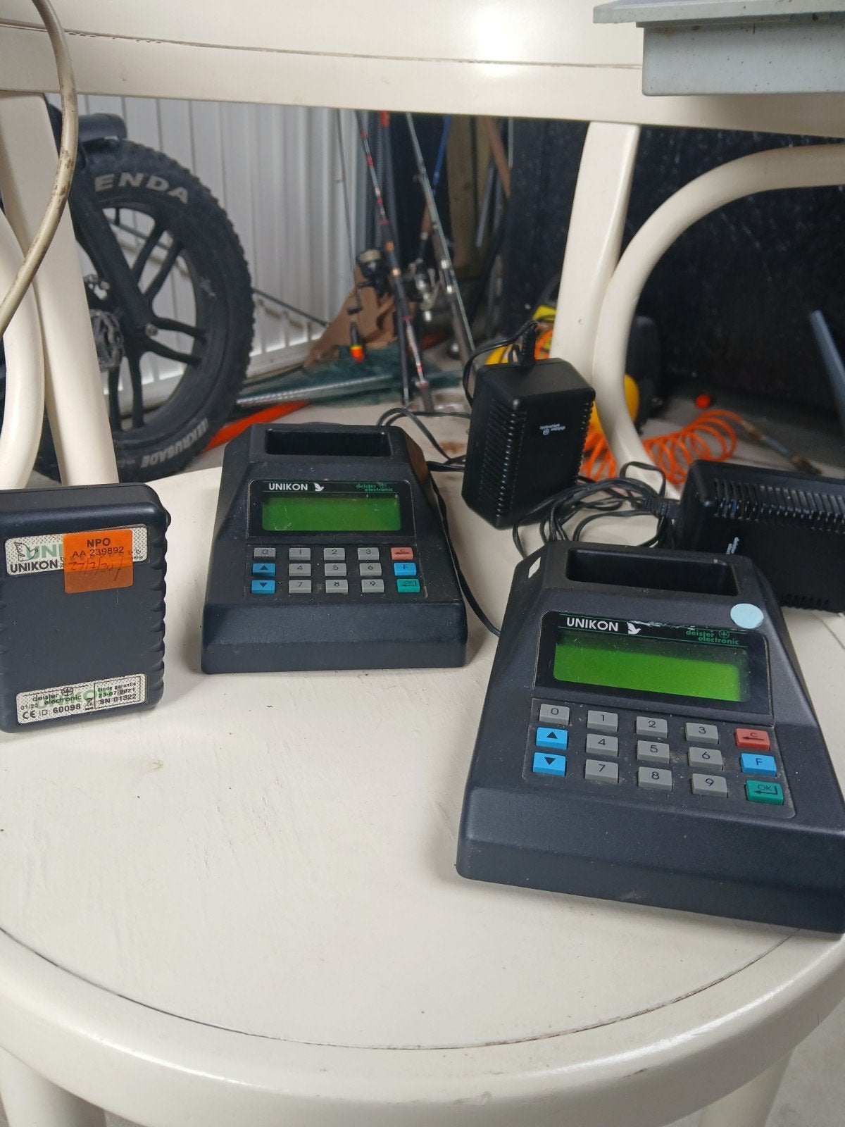 unikon electrische duivenklok + 2 antennes