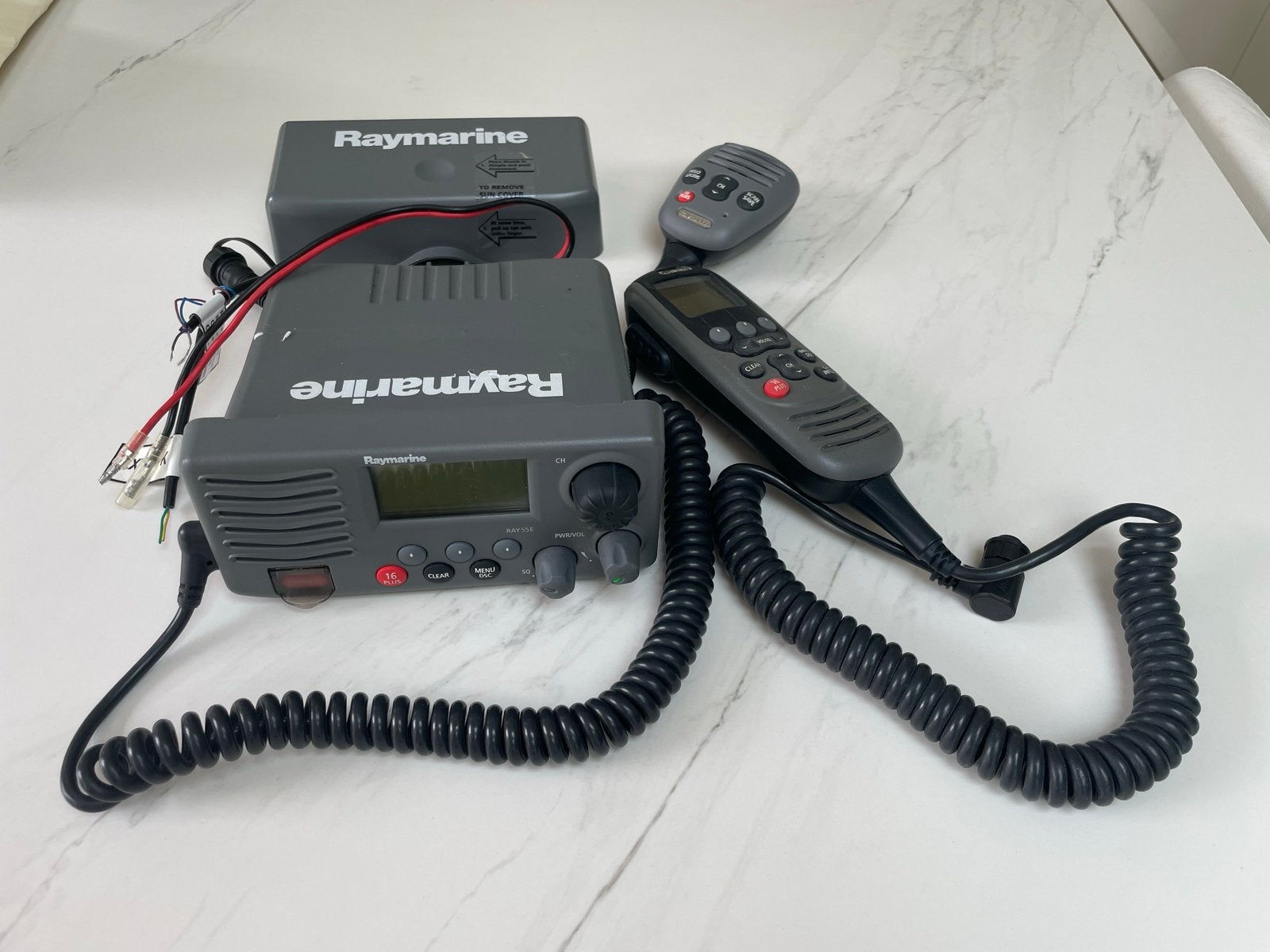 Raymarine RAY55E Marifoon VHF DSC met Hoorn en GPS-module, Ophalen of Verzenden, Niet werkend, 15 km of meer, Portofoon of Walkie-talkie