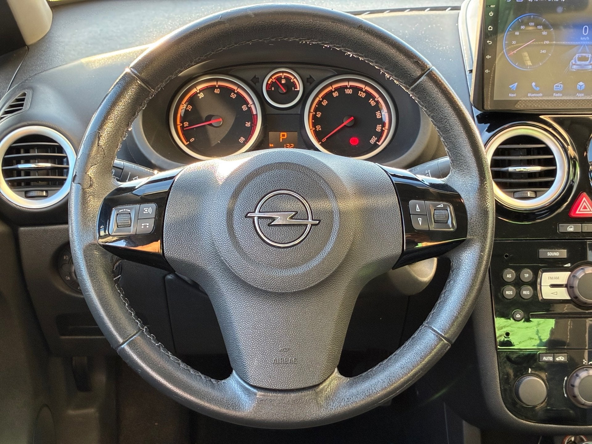 Opel Corsa 1.4-16V Cosmo|Automaat|Airco|CruiseControl|CarPla, Auto's, Opel, Gebruikt, 4 cilinders, Metallic lak, Bedrijf