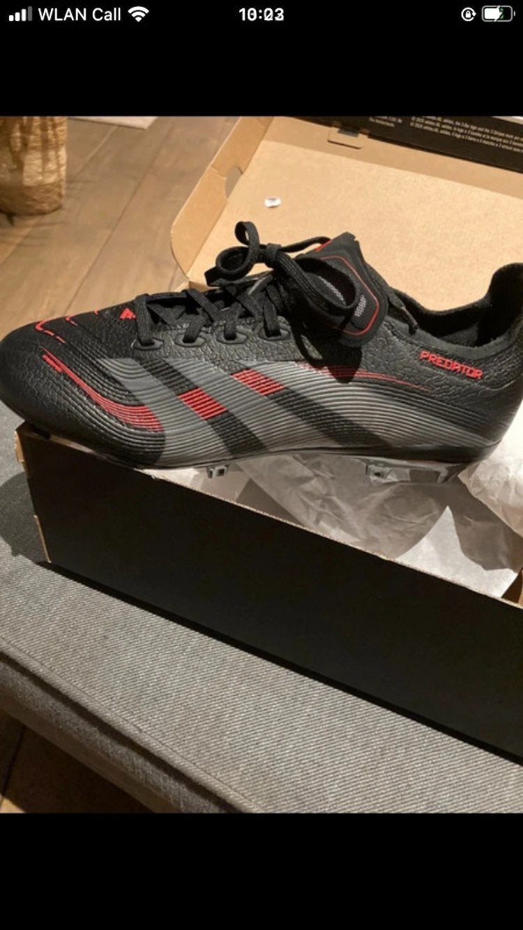 Adidas voetbalschoenen nieuw 43 1/3, Ophalen of Verzenden, Zo goed als nieuw, Sportschoenen, Zwart