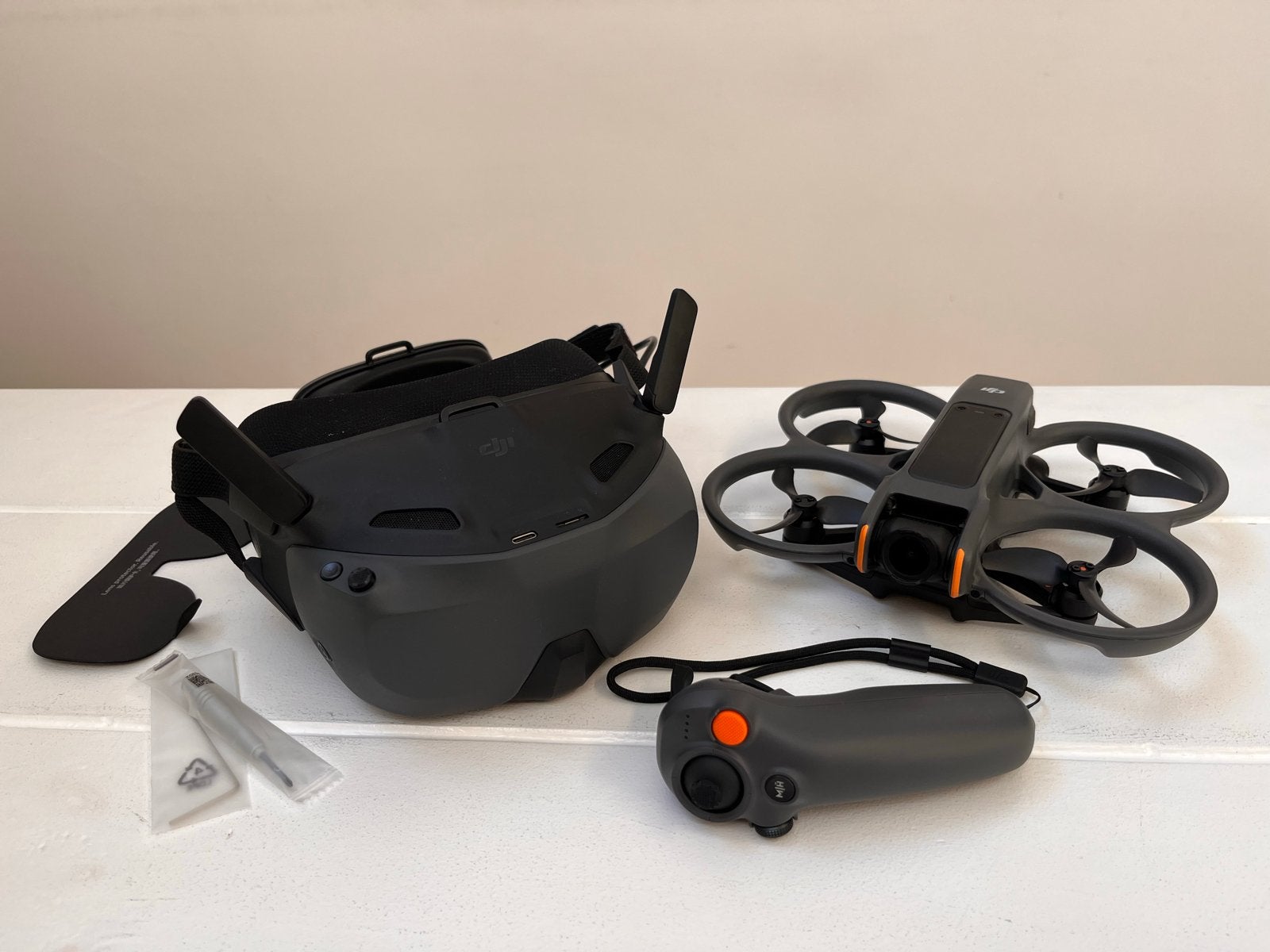 DJI Avata 2 – set met Goggles N3 & Motion Controller 3, Audio, Tv en Foto, Zo goed als nieuw, DJI, Topkwaliteit, 15 tot 30 minuten