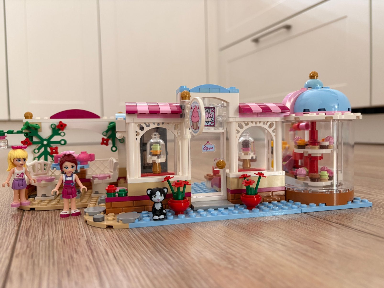 Lego Friends 41119 - Heartlake Cupcake Café / bakkerij, Kinderen en Baby's, Speelgoed | Duplo en Lego, Compleet, Lego, Friends