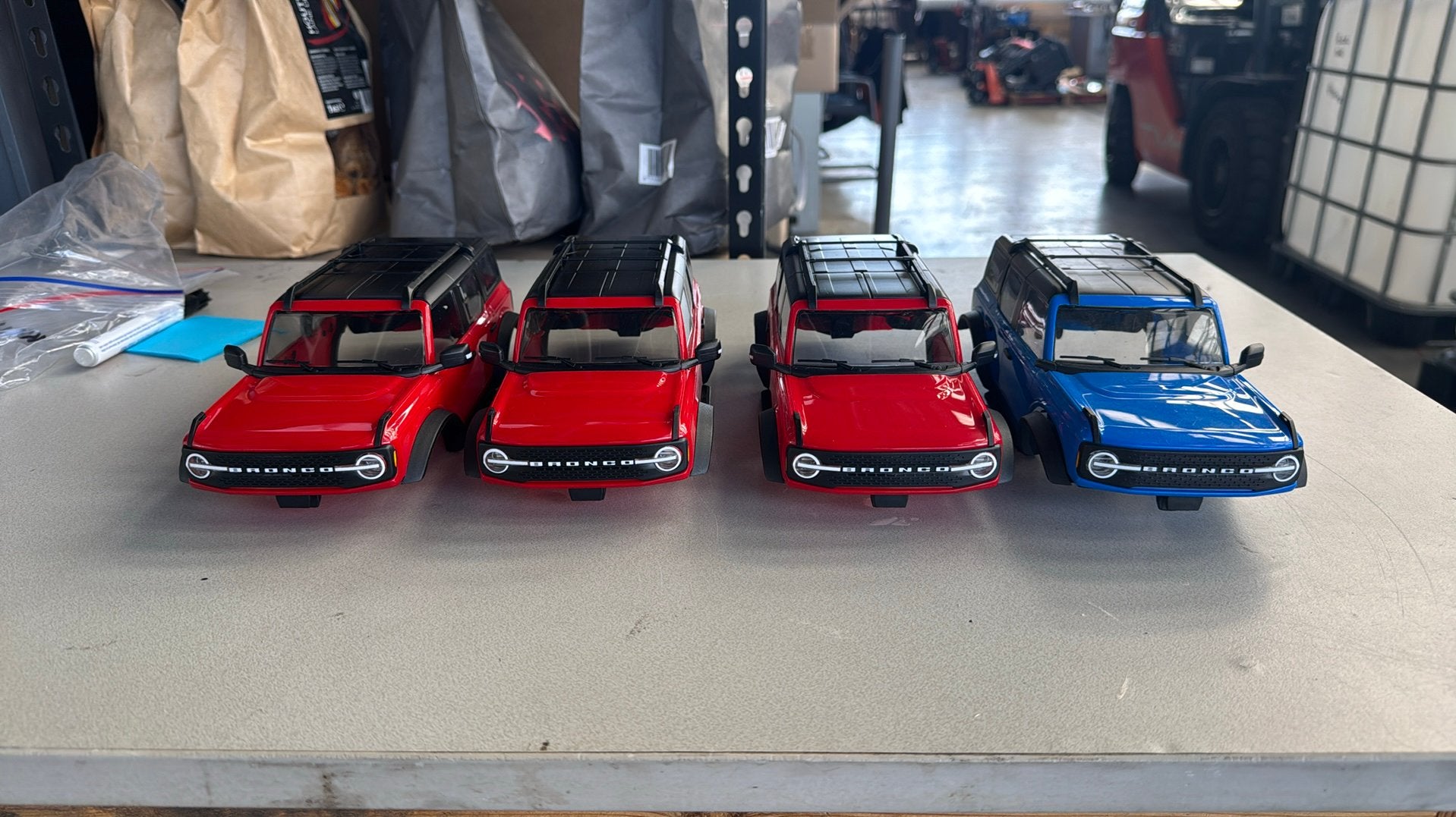 Traxxas TRX9711 TRX-4M body’s Ford Bronco 1/18 NEW!!!, Ophalen of Verzenden, Zo goed als nieuw