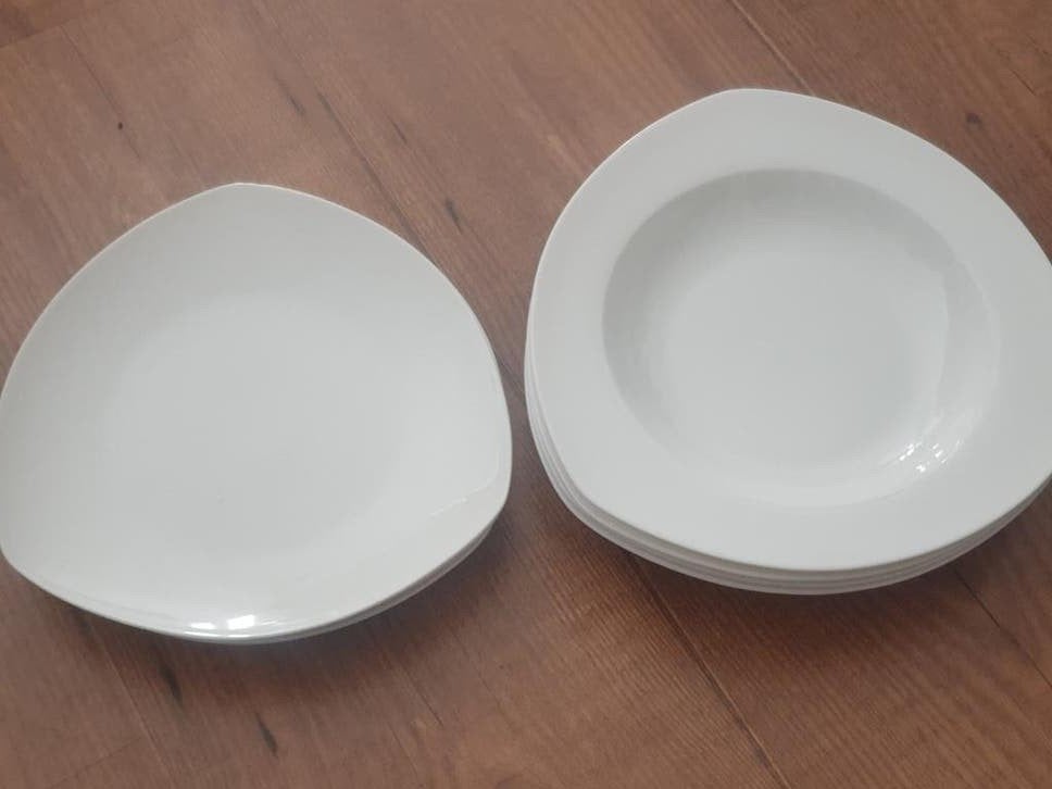 InterMezzo porselein 4 diepe borden, 3 ontbijtborden. NIEUW), Ophalen of Verzenden, Porselein, Overige stijlen, Bord(en)