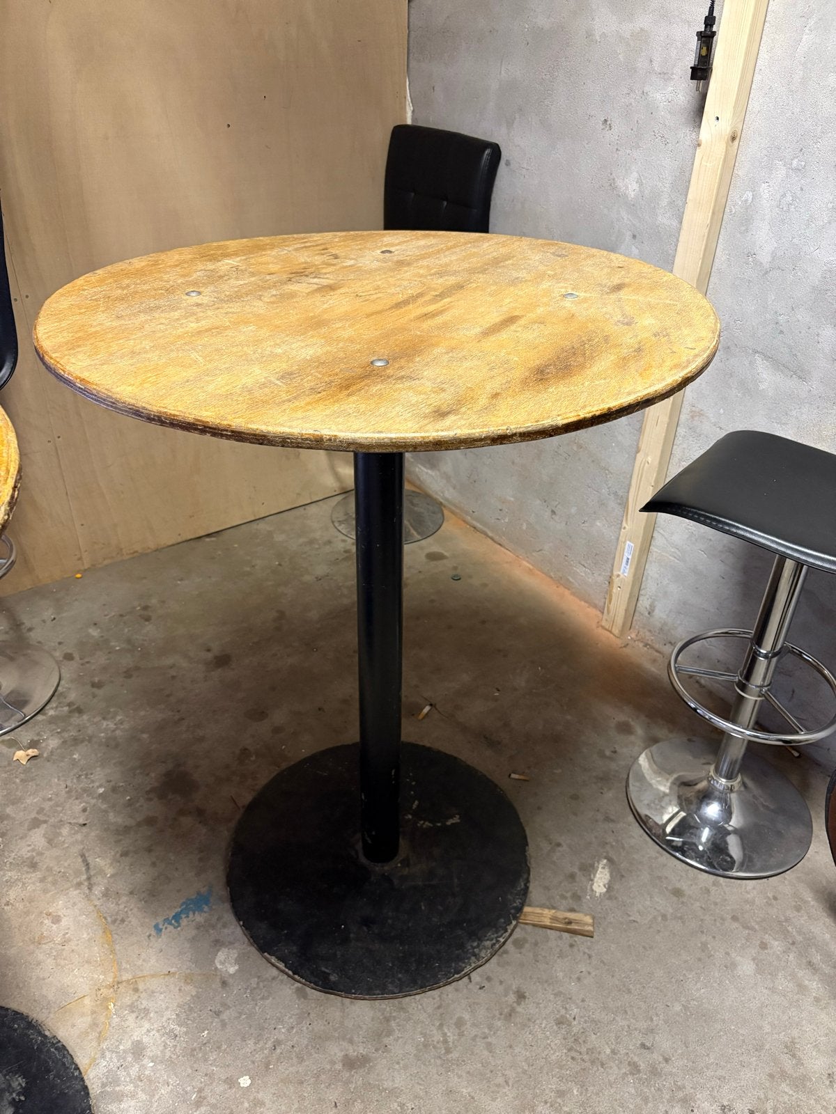 Stalen bartafel met houten blad, Ophalen, Gebruikt