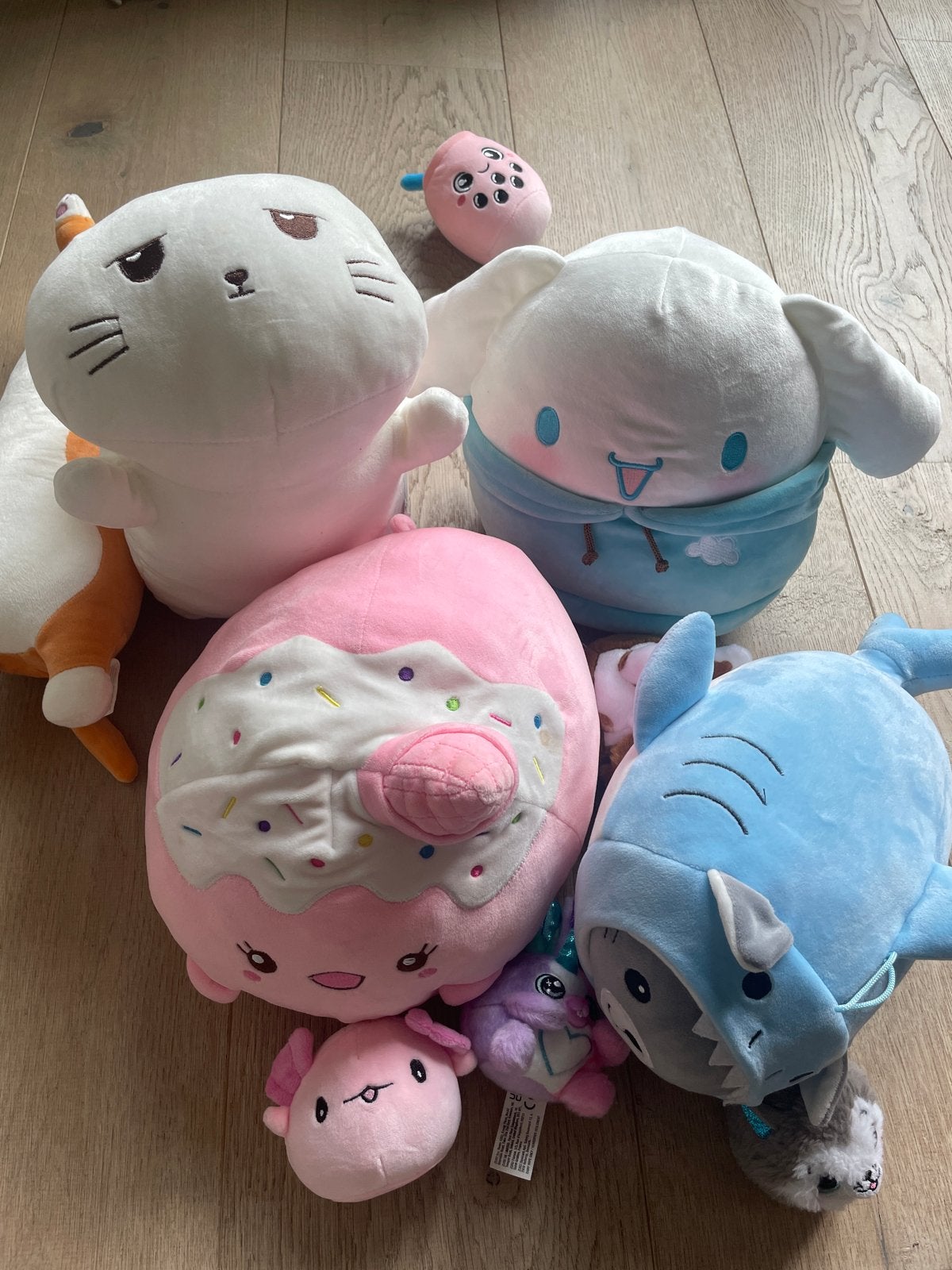 Diverse knuffels: Squishmallows, Sanrio en meer!, Gebruikt, Overige karakters, Ophalen of Verzenden, Kat