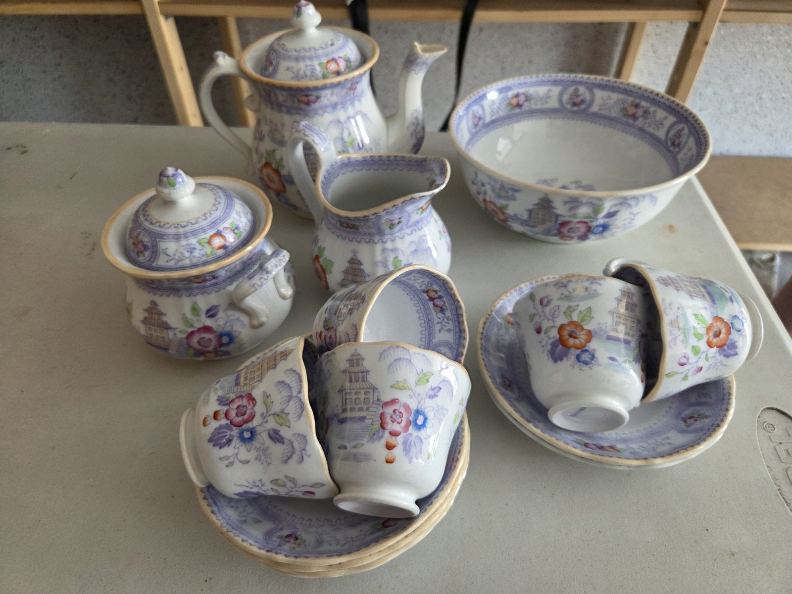 Prachtig Servies Maastricht - Vintage met Bloemenpatroon, Huis en Inrichting, Ophalen, Gebruikt, Keramiek, Vintage