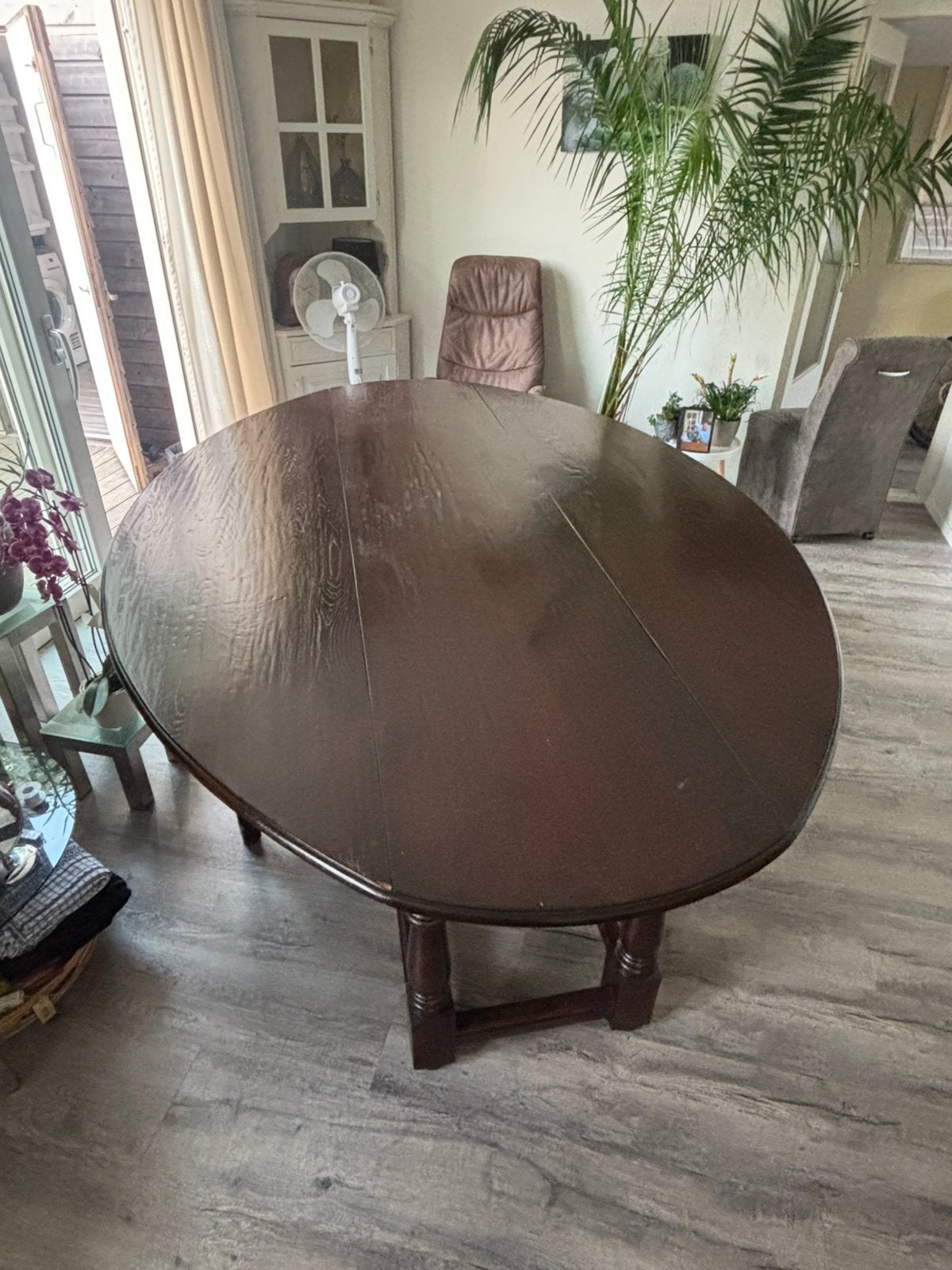 Grote ovalen tafel 250 x 187, Huis en Inrichting, Tafels | Eettafels, Ophalen, 100 tot 150 cm, 200 cm of meer, Zo goed als nieuw