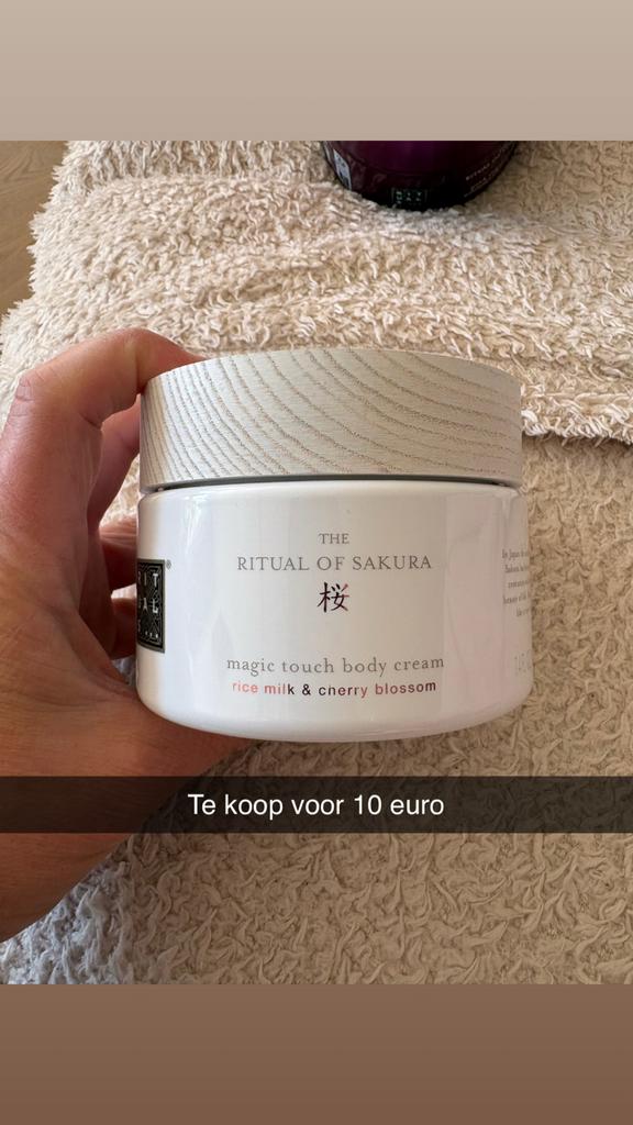Rituals The Ritual of Sakura Magic Touch Body Cream, Ophalen of Verzenden, Zo goed als nieuw, Bodylotion, Crème of Olie