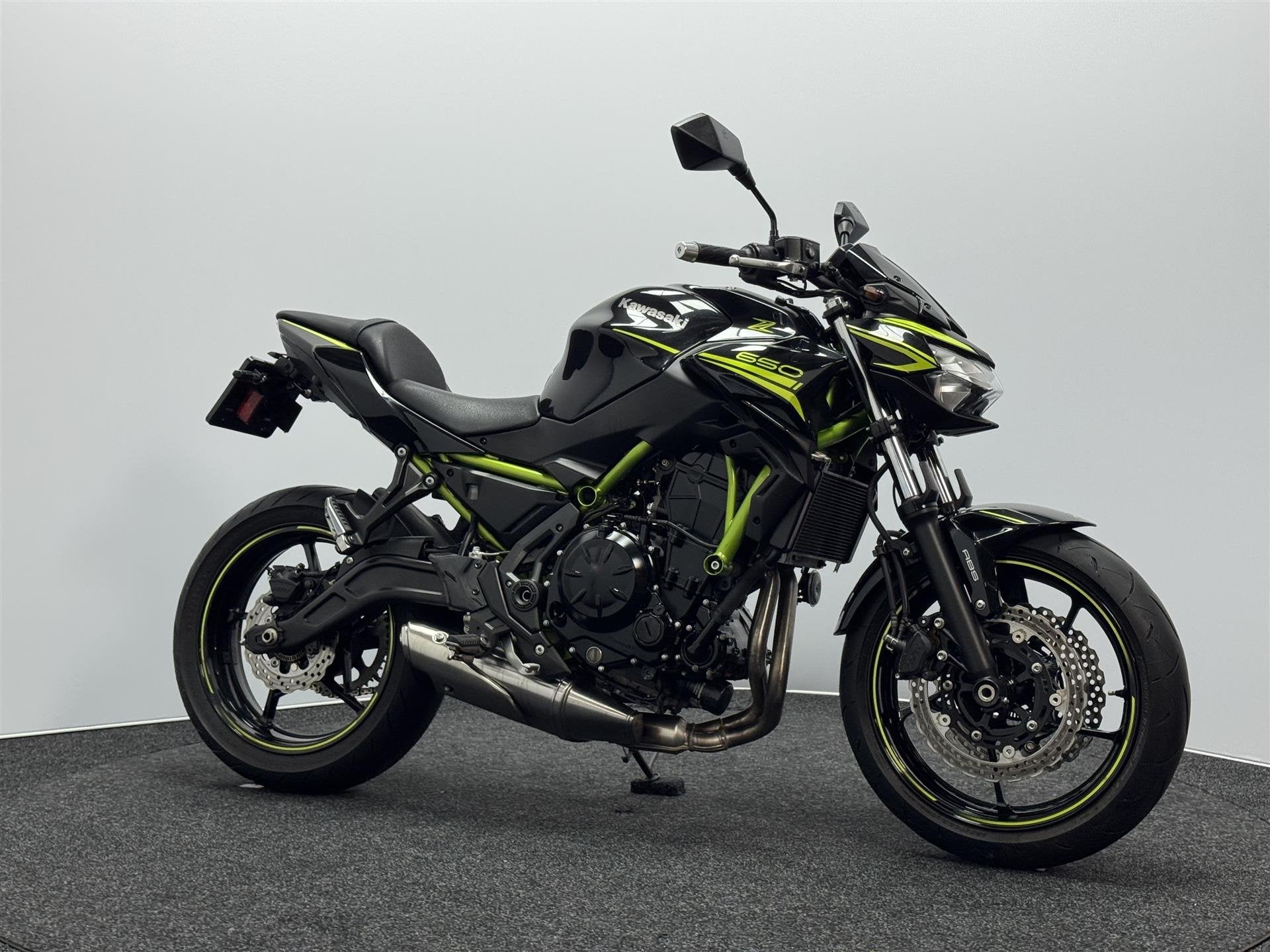 Kawasaki Z650 ABS, Motoren, Motoren | Kawasaki, LED Verlichting, 649 cc, Bedrijf, 12 t/m 35 kW