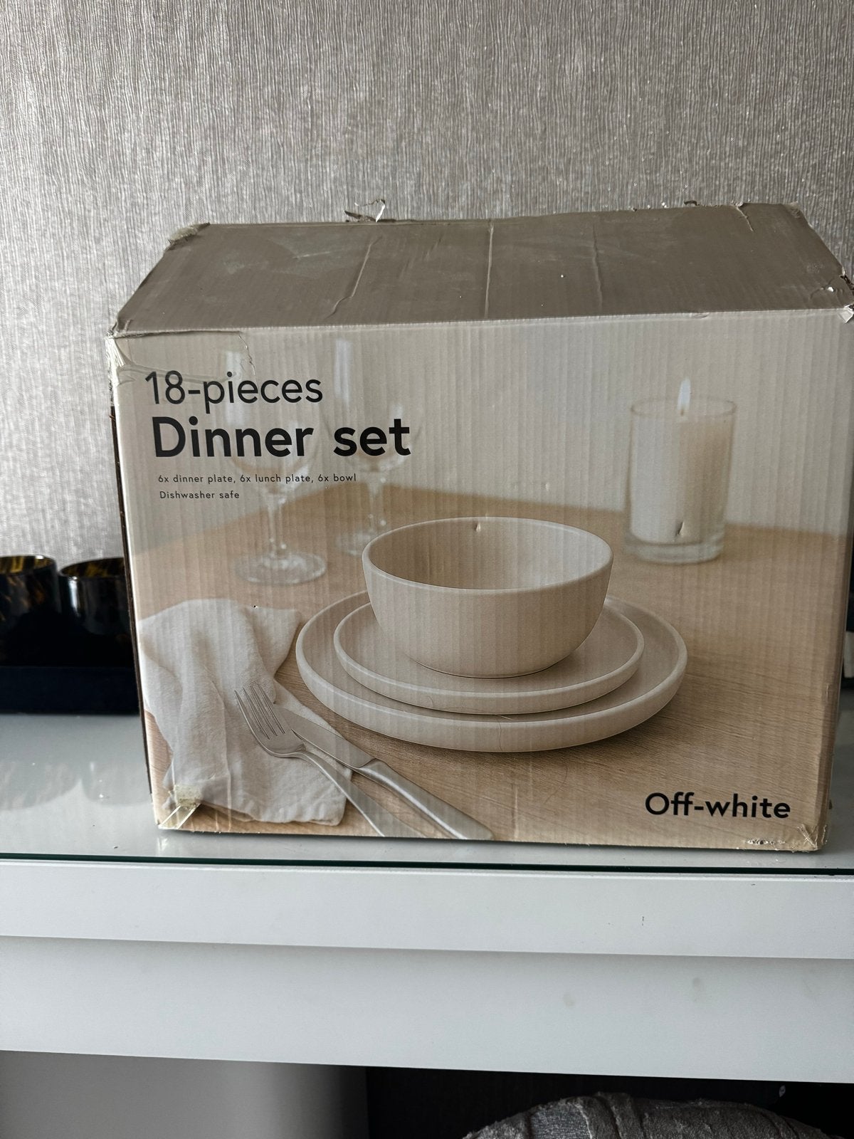 18-delig Servies - Mat Crème-wit - Nieuw in doos, Huis en Inrichting, Ophalen, Nieuw, Keramiek, Compleet servies