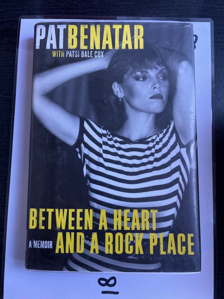 Pat Benatar - Between a Heart and a Rock Place (Memoir), Ophalen of Verzenden, Zo goed als nieuw, Film, Tv en Media