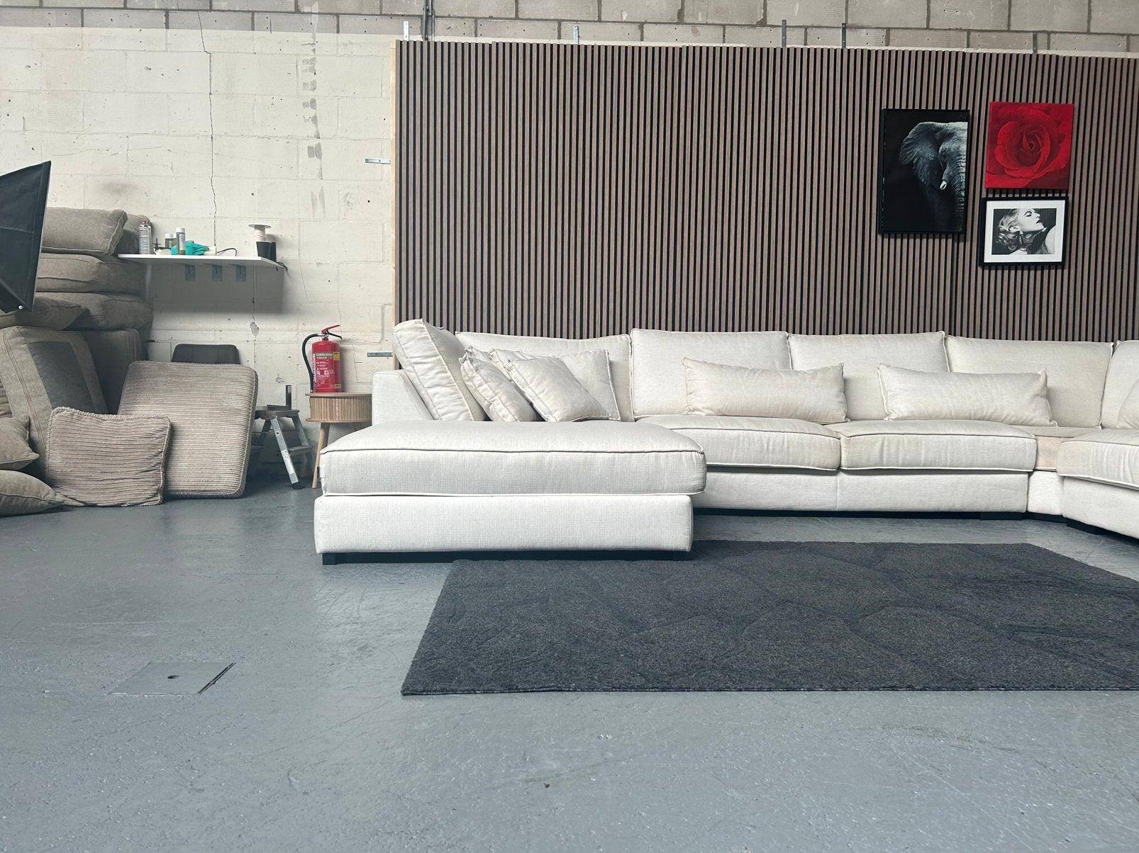 GRATIS LEVERING U-Bank Beige / Crème 429X240 GEREINIGD, Hoekbank, 300 cm of meer, Ophalen of Verzenden, Zo goed als nieuw