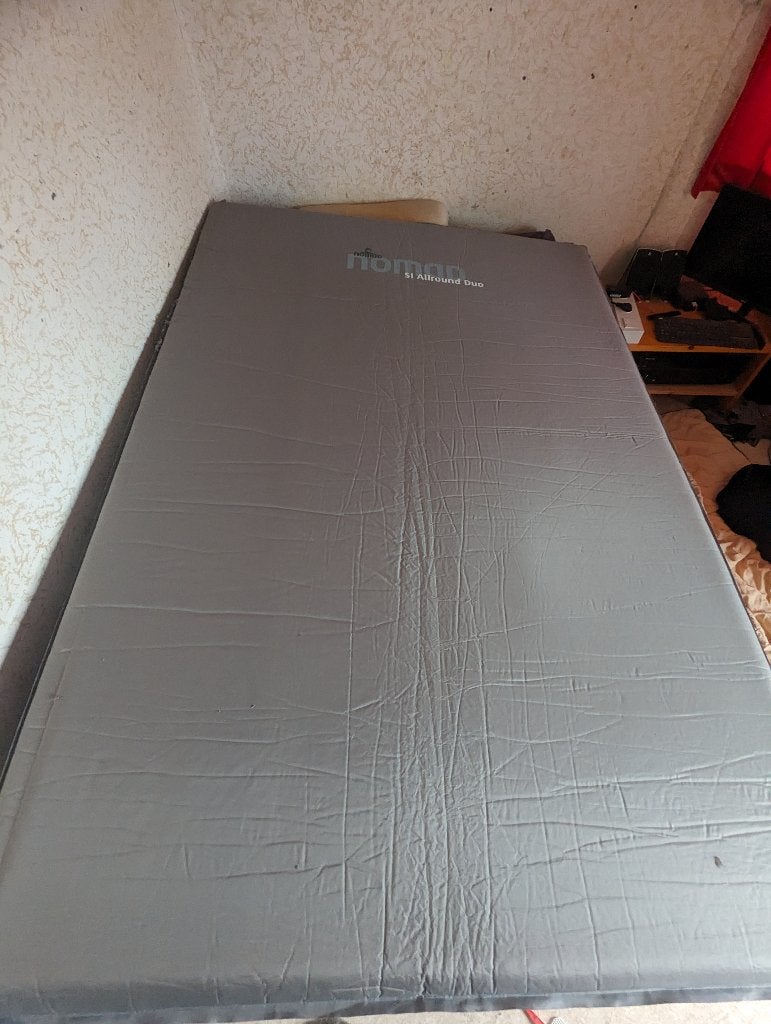 Nomad opblaasbaar matras, Ophalen, Zo goed als nieuw, 2-persoons