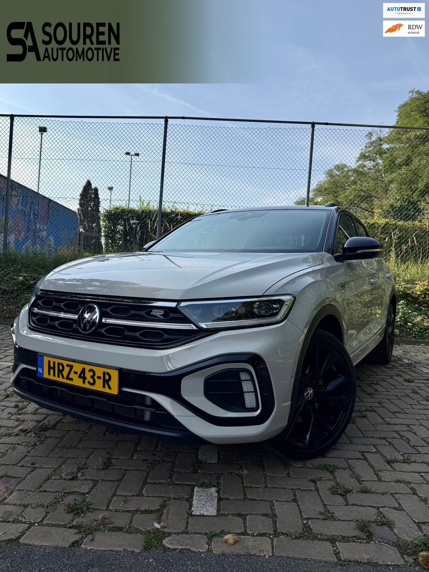 Volkswagen T-ROC 1.5 TSI / DSG automaat / R-LINE / IQ Light, Auto's, Dealer onderhouden, 1498 cc, 4 cilinders, 150 pk