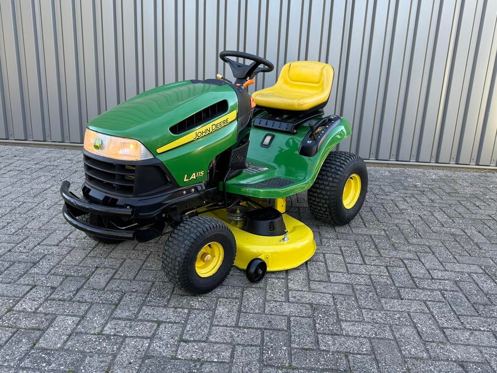 John Deere Zitmaaier LA115 19,5 PK nieuw maaidek, Tuin en Terras, Zitmaaiers, Ophalen, Zo goed als nieuw, Mulchfunctie, 90 tot 120 cm