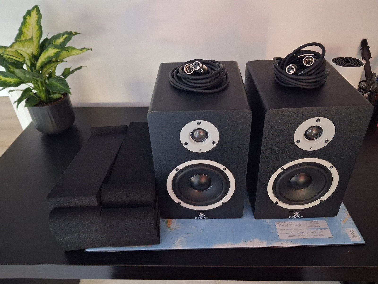 Devine MR-5A Studiomonitoren  set inclusief stands, Overige merken, Studiomonitor, Inclusief kabels, Ophalen of Verzenden