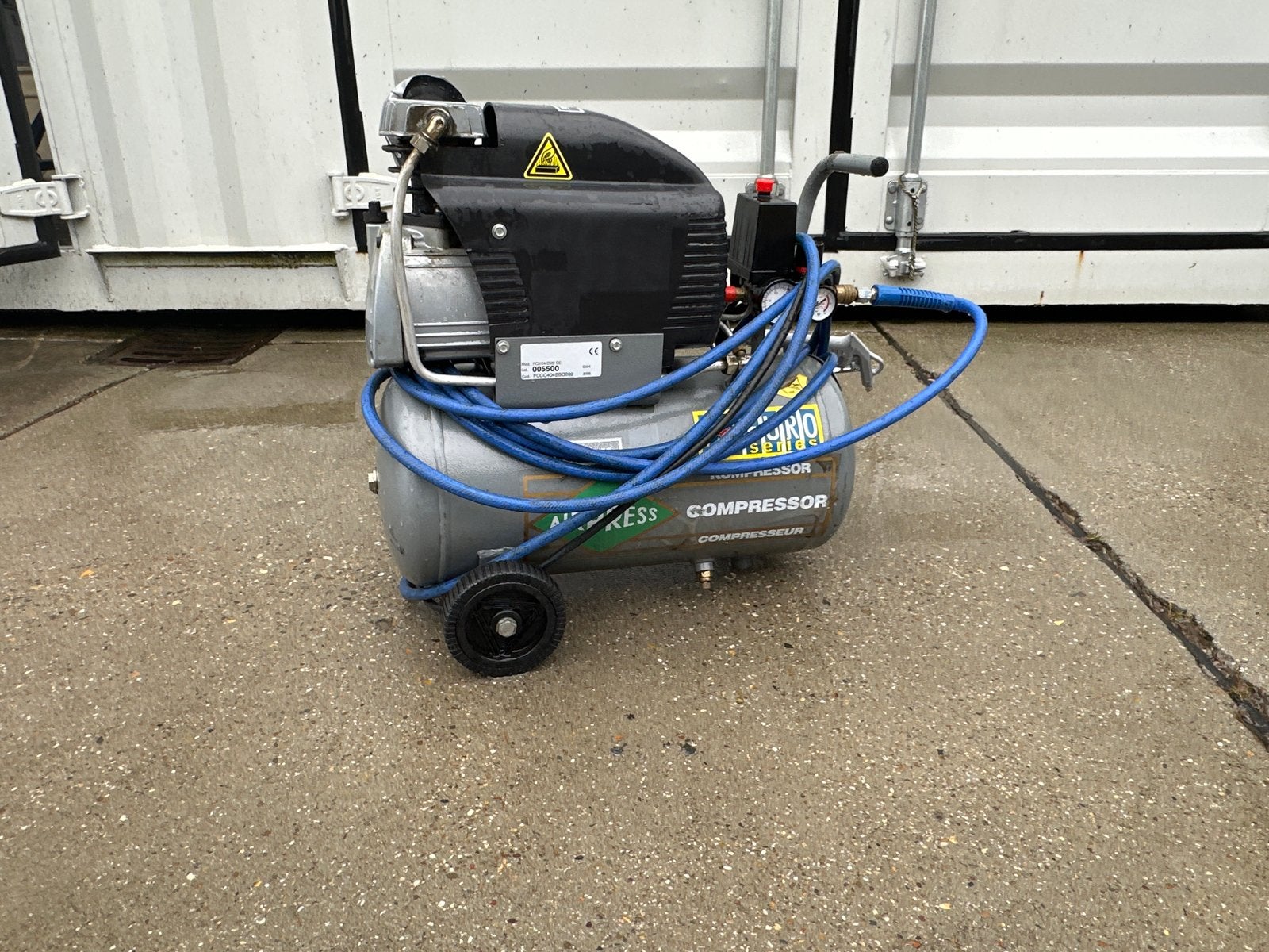 Gebruikte Airpress Compressor 220-240V, 1.5kW, 2HP, Ophalen, Gebruikt, 6 tot 10 bar, Minder dan 200 liter/min