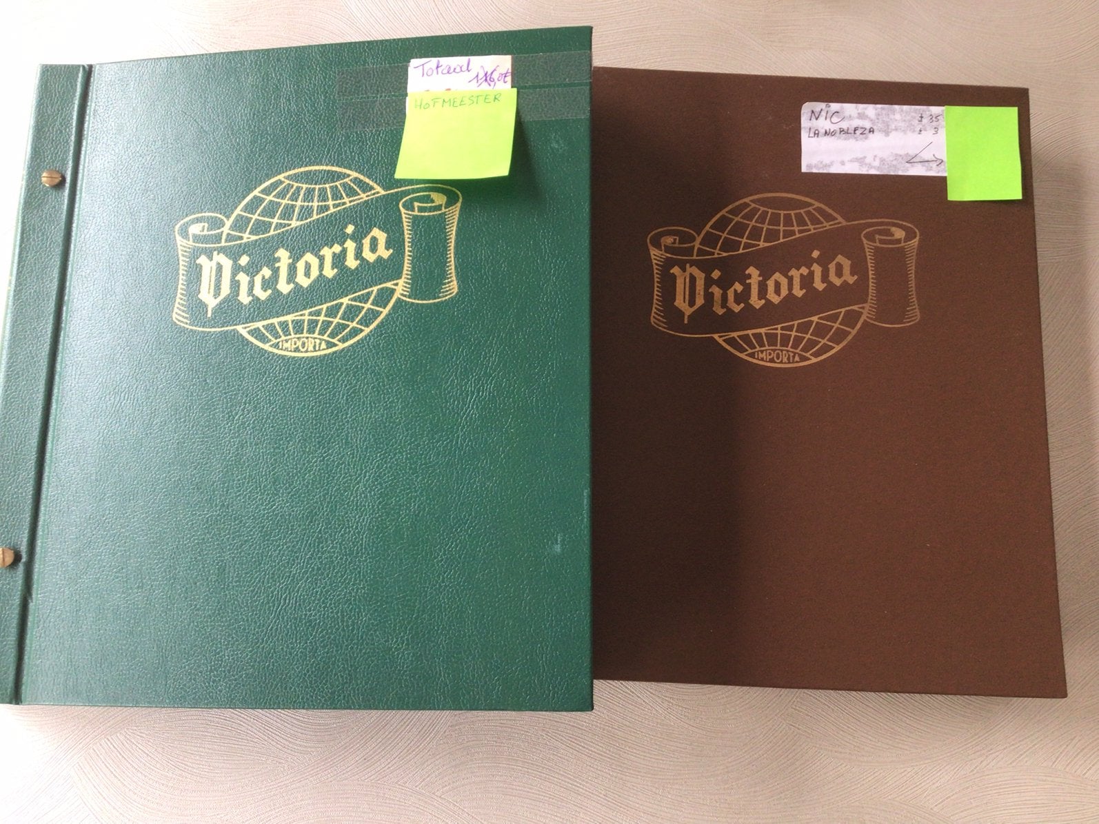 2 Victoria albums met sigarenbanden, Ophalen of Verzenden, Gebruikt, Sigarenbandjes