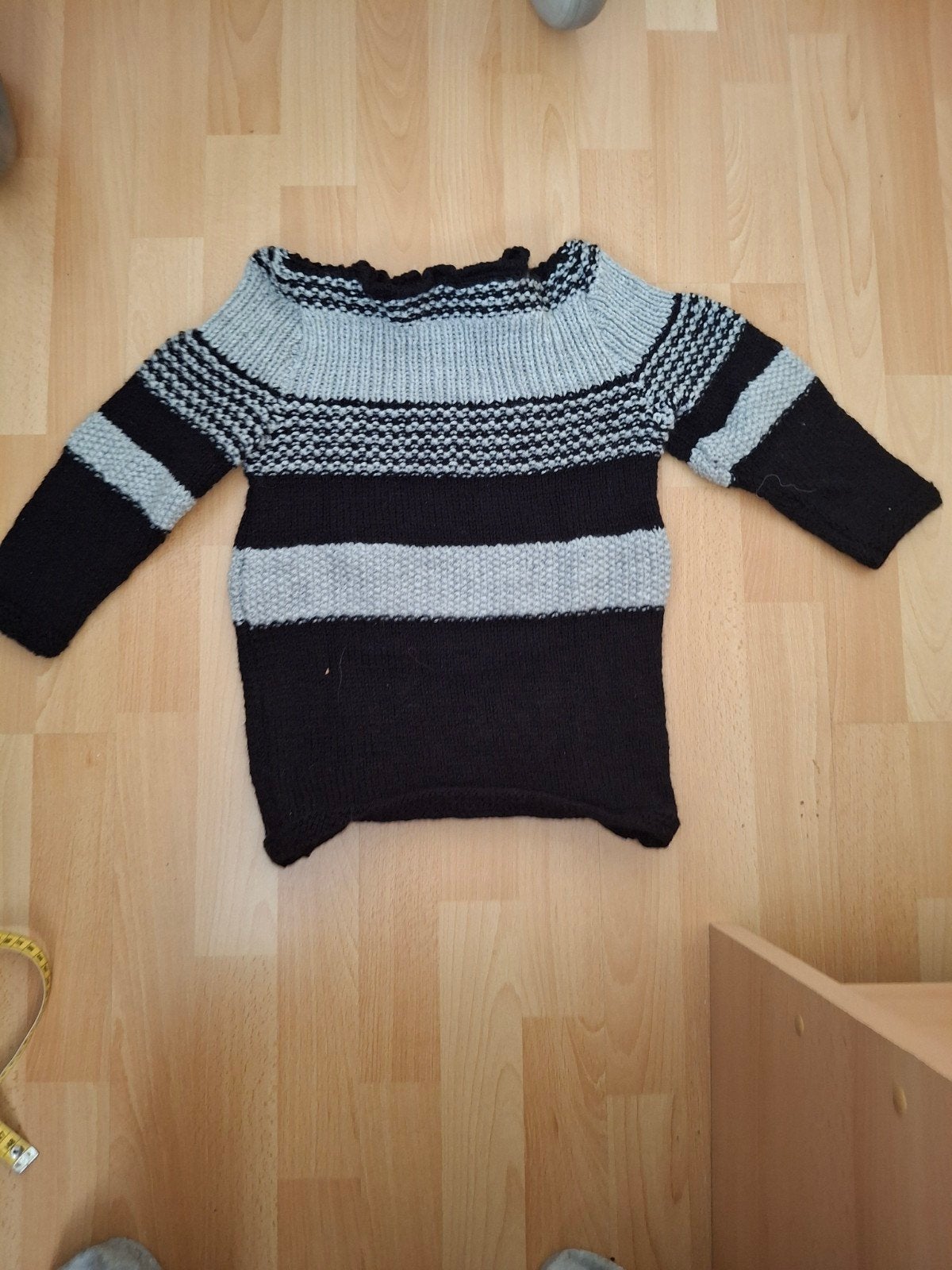 Handgebreide trui van acrylgaren - kleine maat, Ophalen of Verzenden, Nieuw, Maat 34 (XS) of kleiner, Zwart