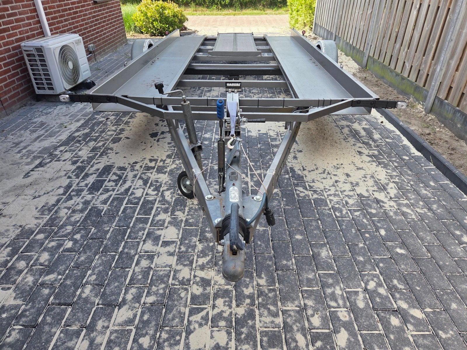 Hapert 2000kg aanhanger / ambulance, Ophalen, Nieuw