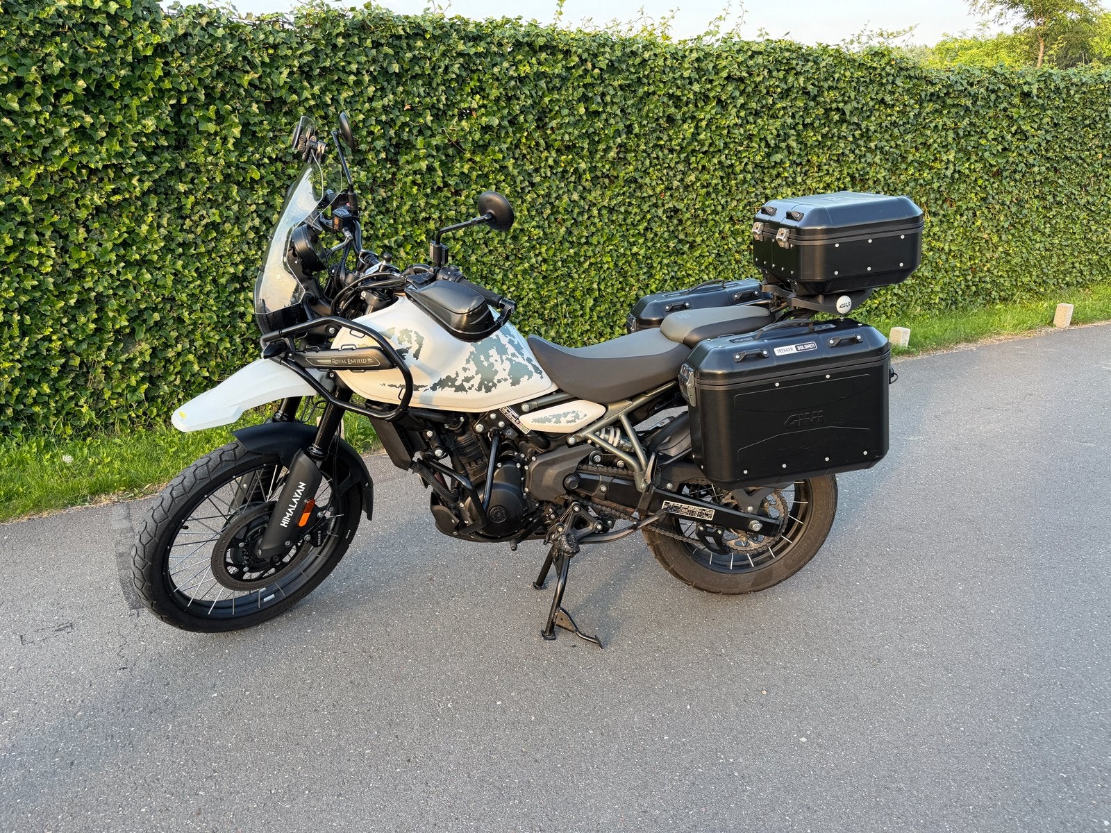 Royal Enfield Himalayan 2024 - Volledig uitgerust, Gebruikt, Particulier, Cruise Control, Enduro