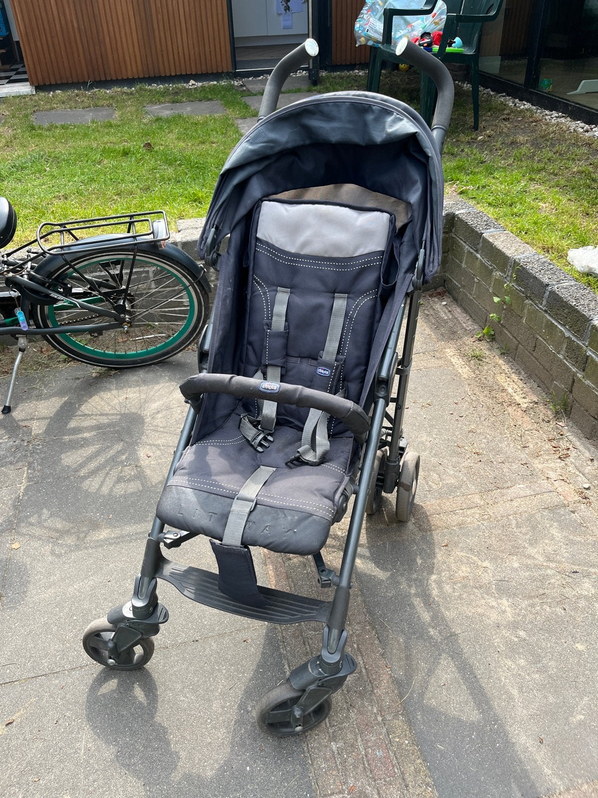 Chicco Lite Way buggy - Compact en compleet, Kinderen en Baby's, Buggy's, Gebruikt, Overige merken, Verstelbare rugleuning, Zonnekap