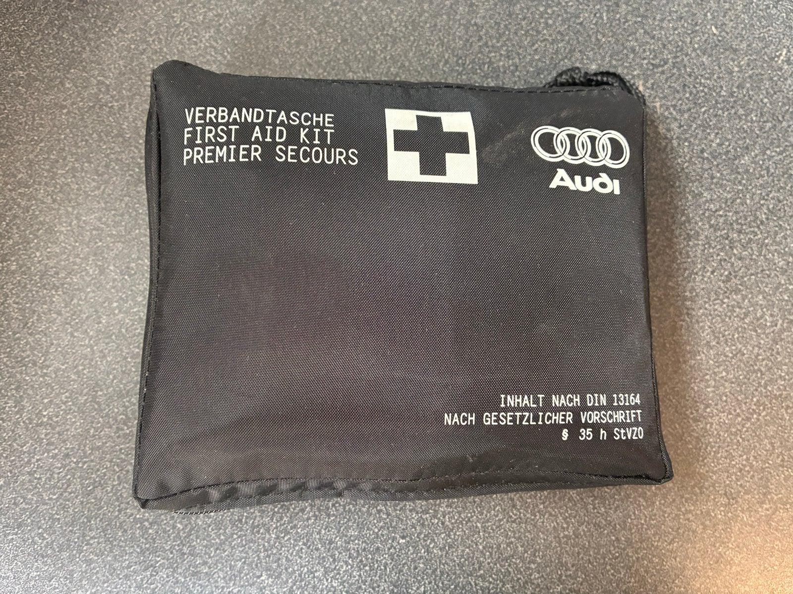 Audi EHBO tasje - Verbandtasje voor in de auto, Ophalen of Verzenden, Nieuw