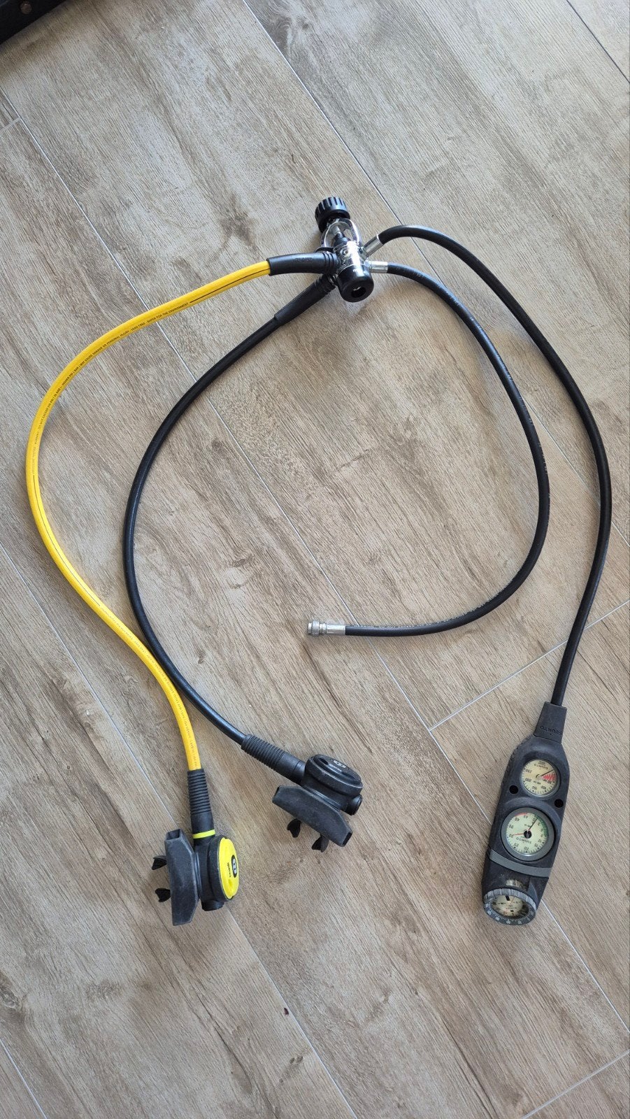 Mares ademautomaat met Suunto console, Ophalen, Gebruikt