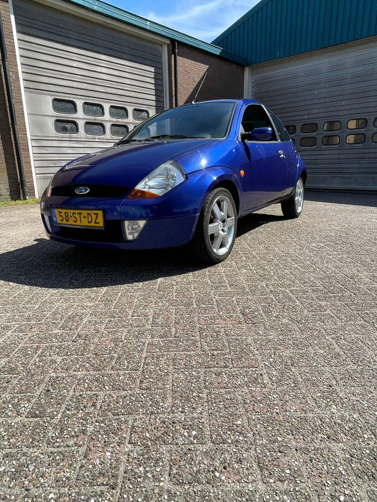Ford Ka 1.6 Sportka 2006 Blauw, Stof, 919 kg, Ka, Origineel Nederlands