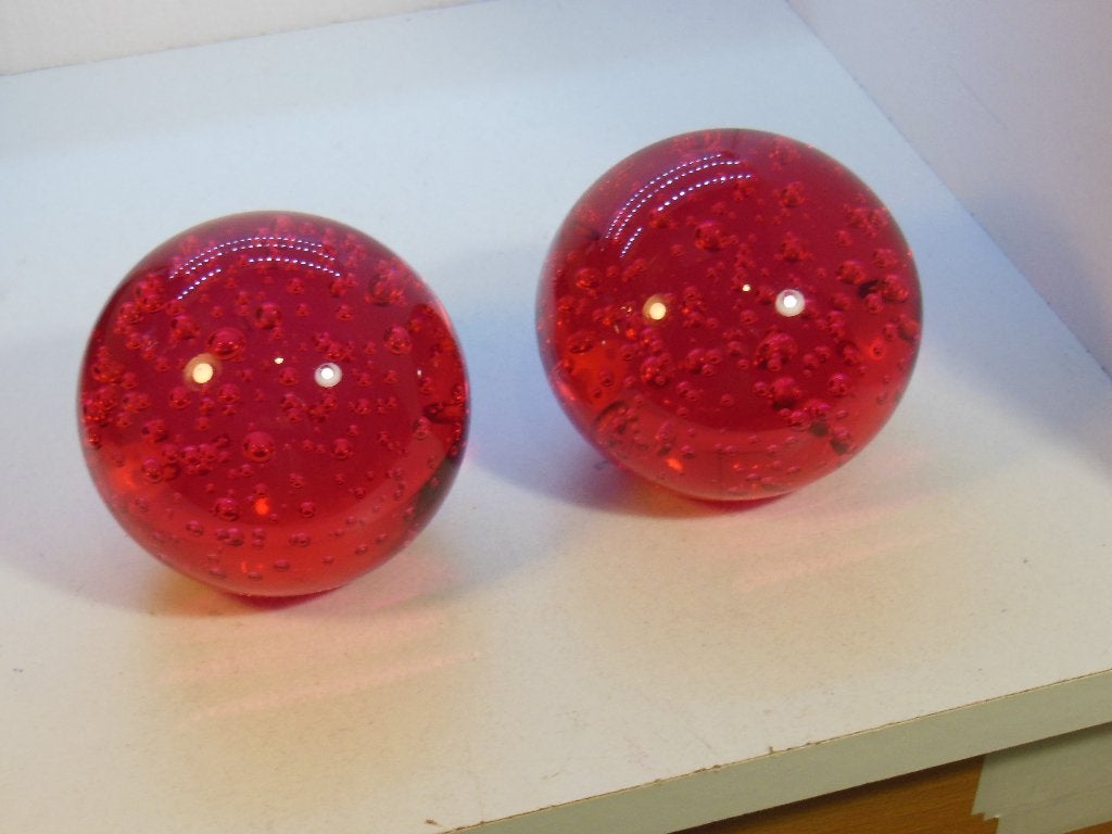 2 x RODE  Glazen Bollen  - 9 cm rond -  900 gram - DECORATIE, Gebruikt, Ophalen of Verzenden, Modern, Glas
