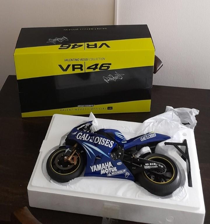 Minichamps yamah 1/4 valentino rossi, Hobby en Vrije tijd, Modelauto's | 1:5 tot 1:12, Ophalen of Verzenden, Nieuw, Motor