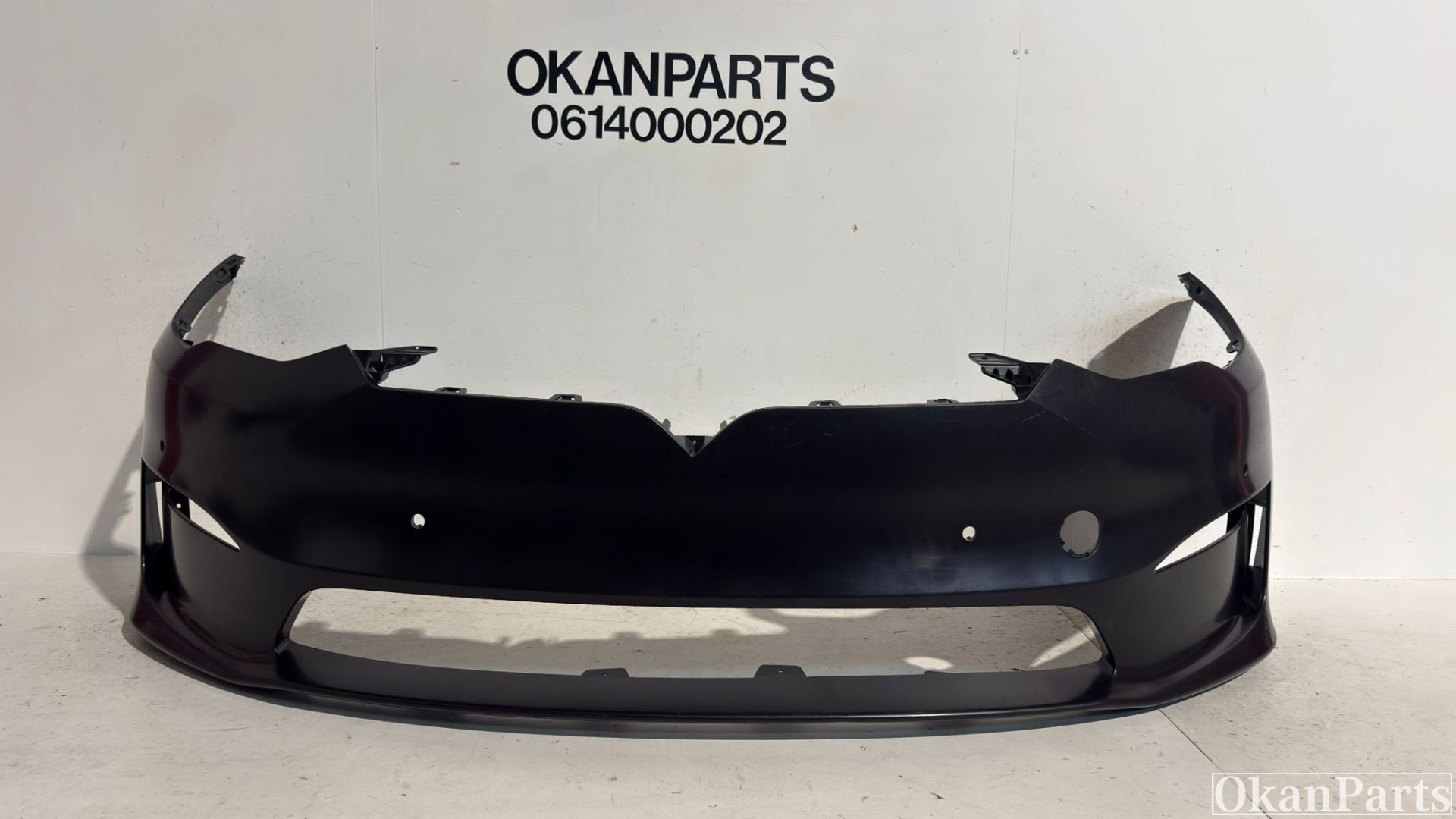 Tesla Model S voorbumper 1564687-00-C