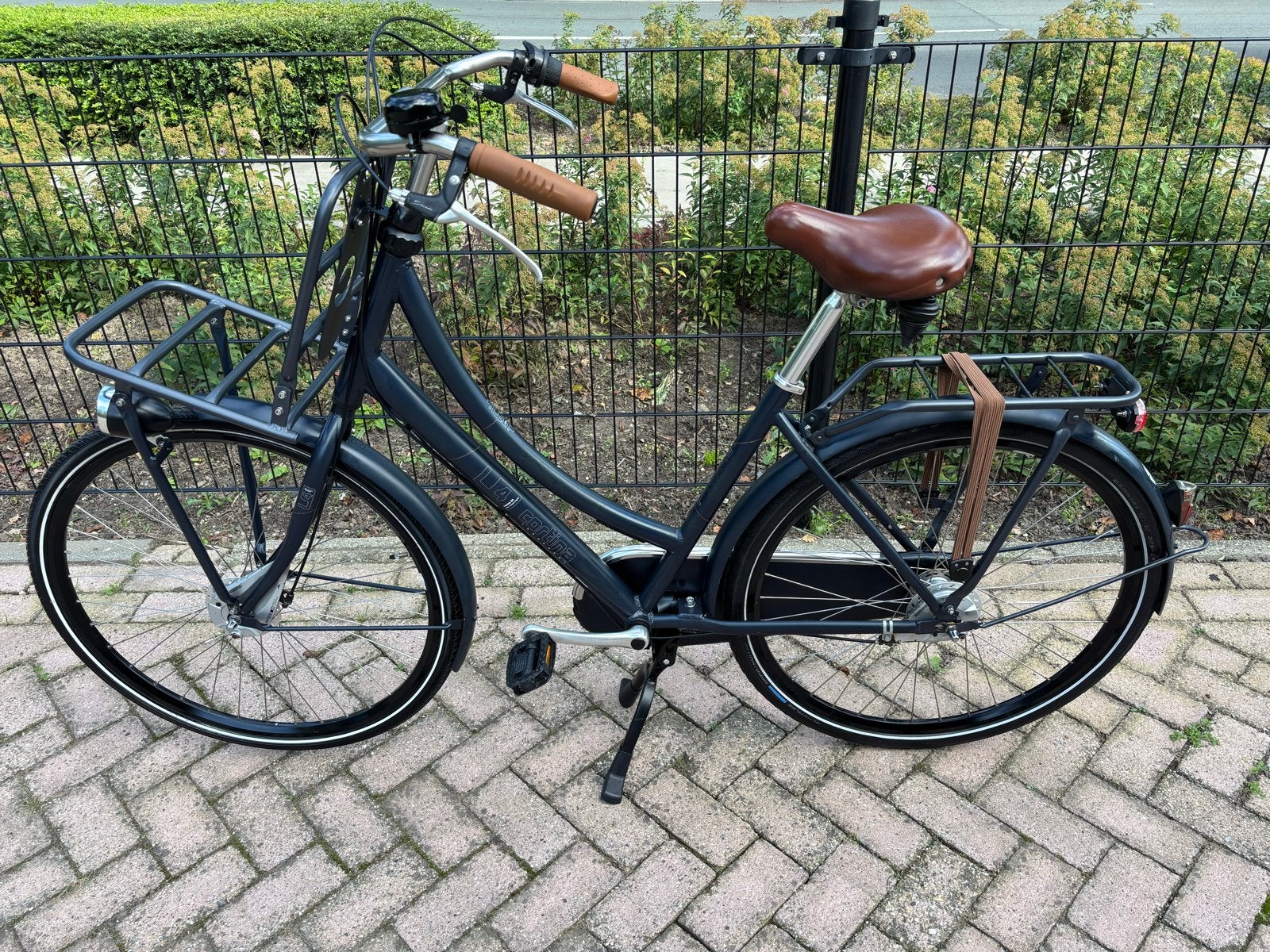Foto 2 van Cortina Transportfiets Dames - Zo goed als nieuw