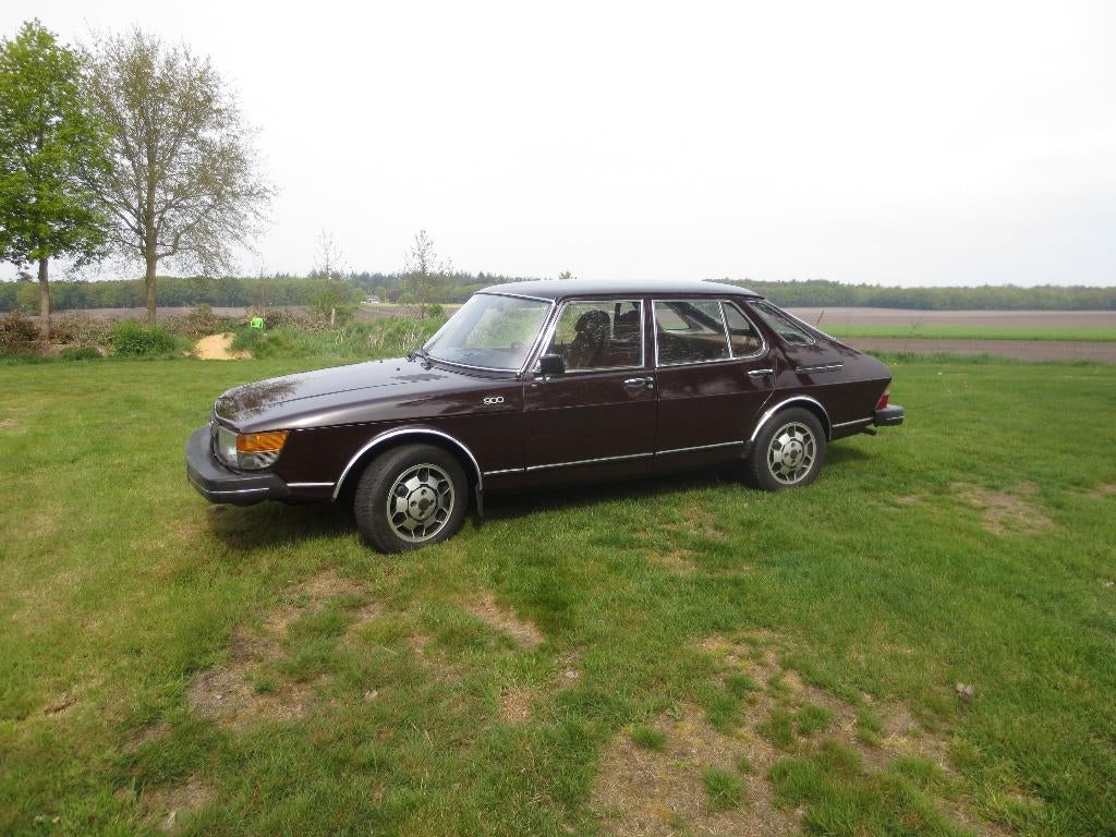 Saab 900 2.0 Glta AUT 1979 Bruin LPG, Auto's, 4 cilinders, Bruin, Origineel Nederlands, LPG