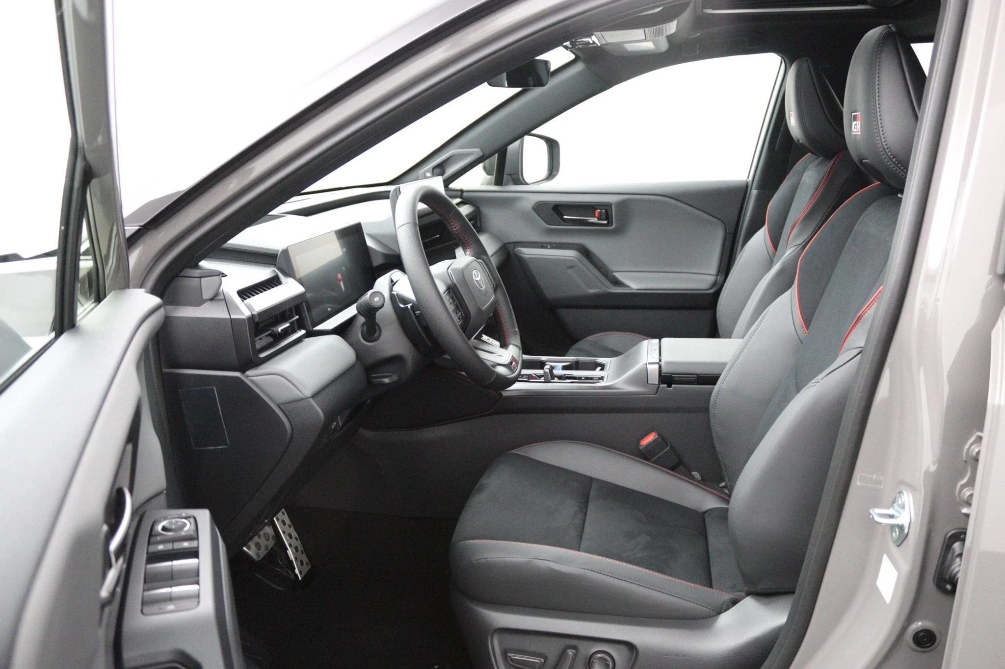 Toyota RAV4 2.5 Hybrid AWD 200 GR Sport HEV | DIRECT LEVERBA, Automaat, 12 maanden, 4 cilinders, Bedrijf
